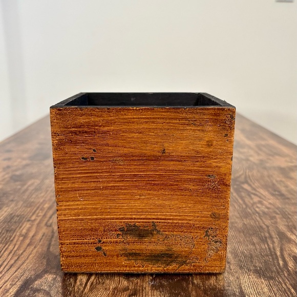 Japanese wood box - perfect for a plant - Picture 2 of 7